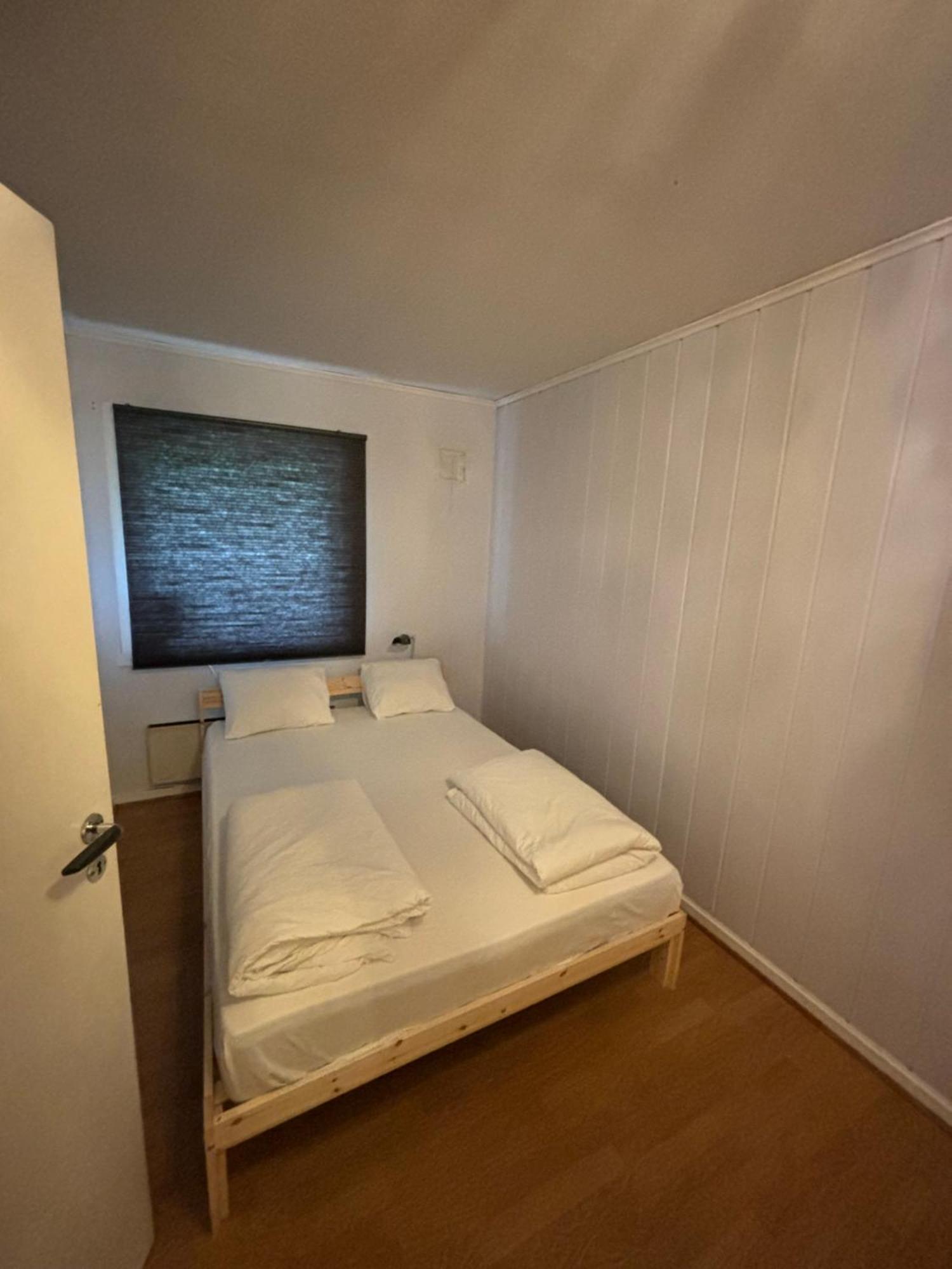Classic 4 Bedrooms, 9 Guest Apartment In Kjeller Lillestrom - Good Proximity To Oslomet And Lillestrom Train Station Exterior photo
